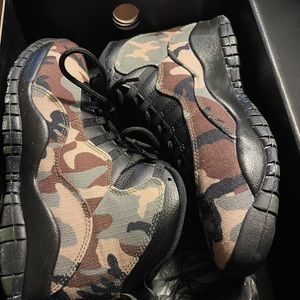 Air Jordan 10 Retro Desert Camo Size 8.5 Used Box included
